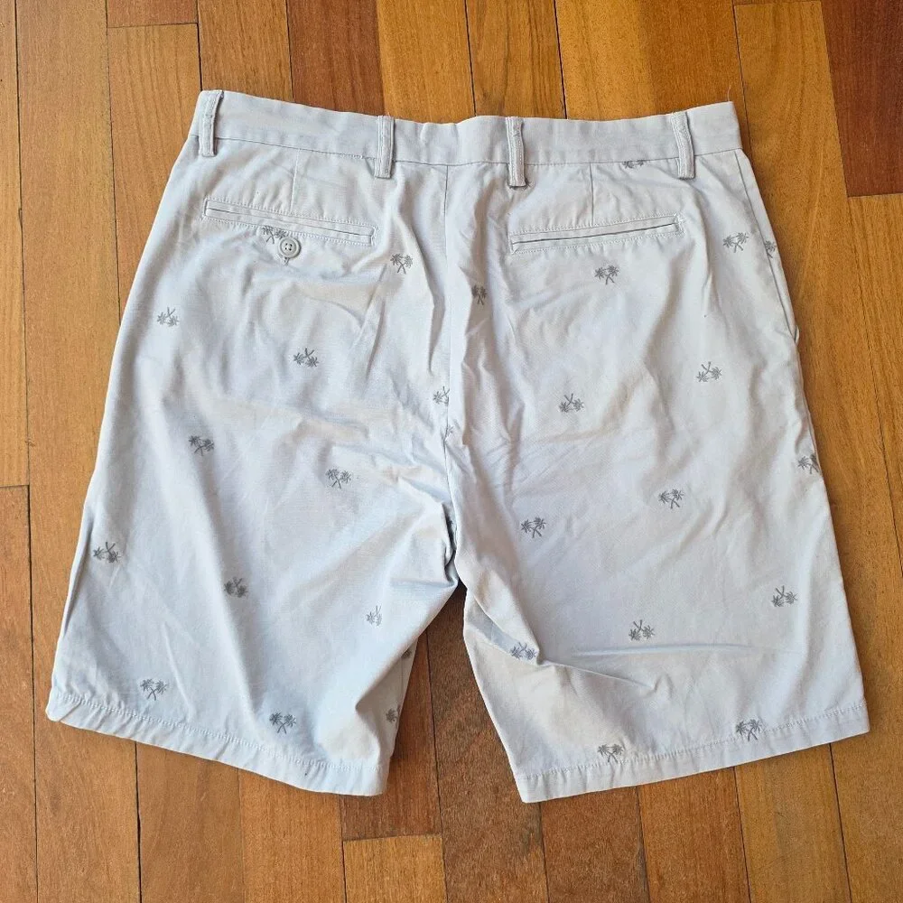 Old Navy Gray Embroidered Palm Trees Flat Front Slim Shorts Size 34